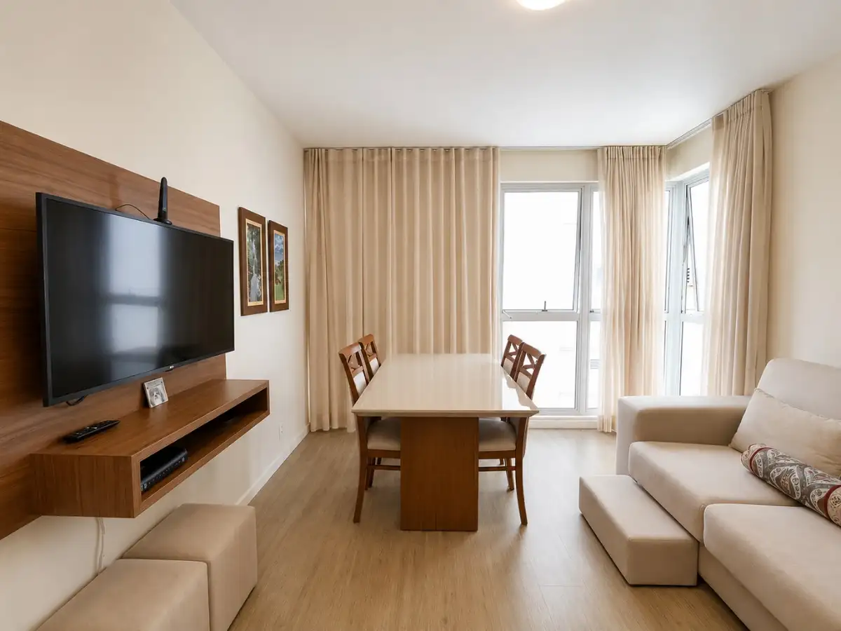 Apartamento 2 dormitórios no Centro, Florianópolis.