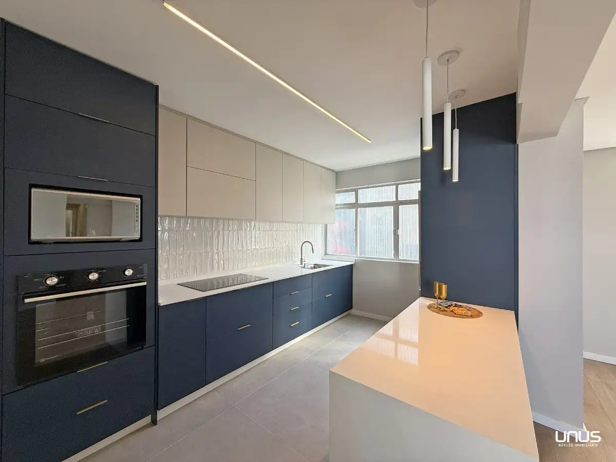 Apartamento com 4 quartos e 1 suíte à venda no Centro de Florianópolis