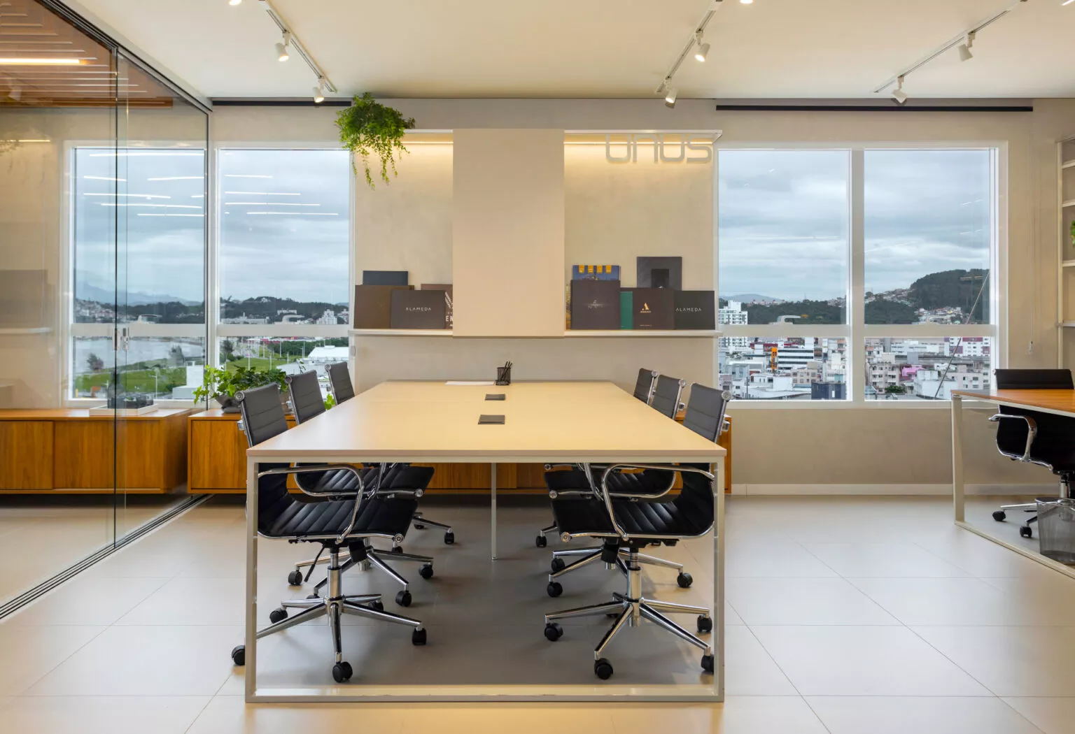 Sala de conferência UNUS com vista para a cidade